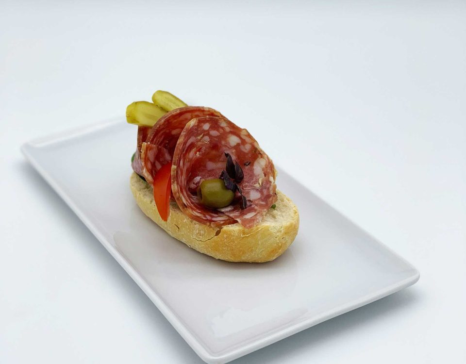 ½ Brötchen: Salami mit Gurke