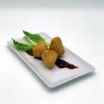Camenbert mit Preiselbeeren