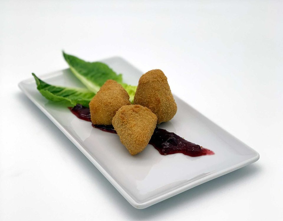 Camenbert mit Preiselbeeren