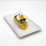 Canapé: Guacamole mit gebratenem Wachtelei