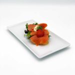 Canapé: geräucherter Lachs mit Meerrettich-Dillcreme