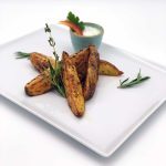 Rosmarin Kartoffelecken mit hausgemachtem Dip