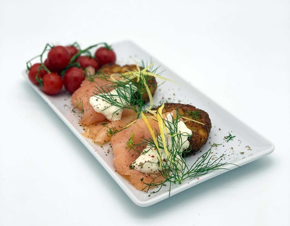 Kartoffelrösti mit Räucherlachs und Sahnemeerrettich