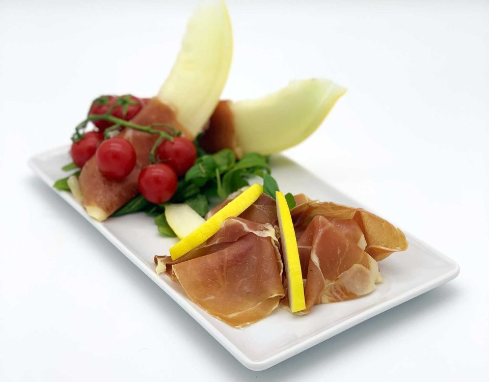 Honigmelone mit luftgetrocknetem spanischem Schinken