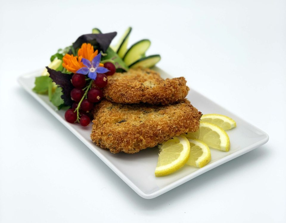 Minischnitzel in Pankomehl mit Zitrone