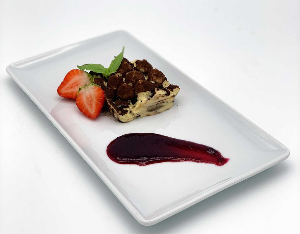 Tiramisu Mascarpone Creme mit Biskuit und Kakao