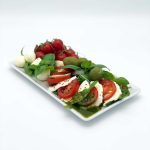 Tomate Mozzarella mit Basilikumpesto und Olivenöl